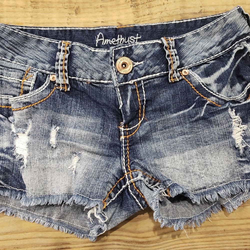 Amethyst Jean Shorts - Picture 2 of 4